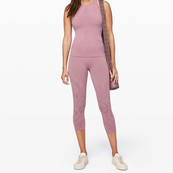 Lululemon Pink Zen Reveal Leggings - Picture 4 of 9